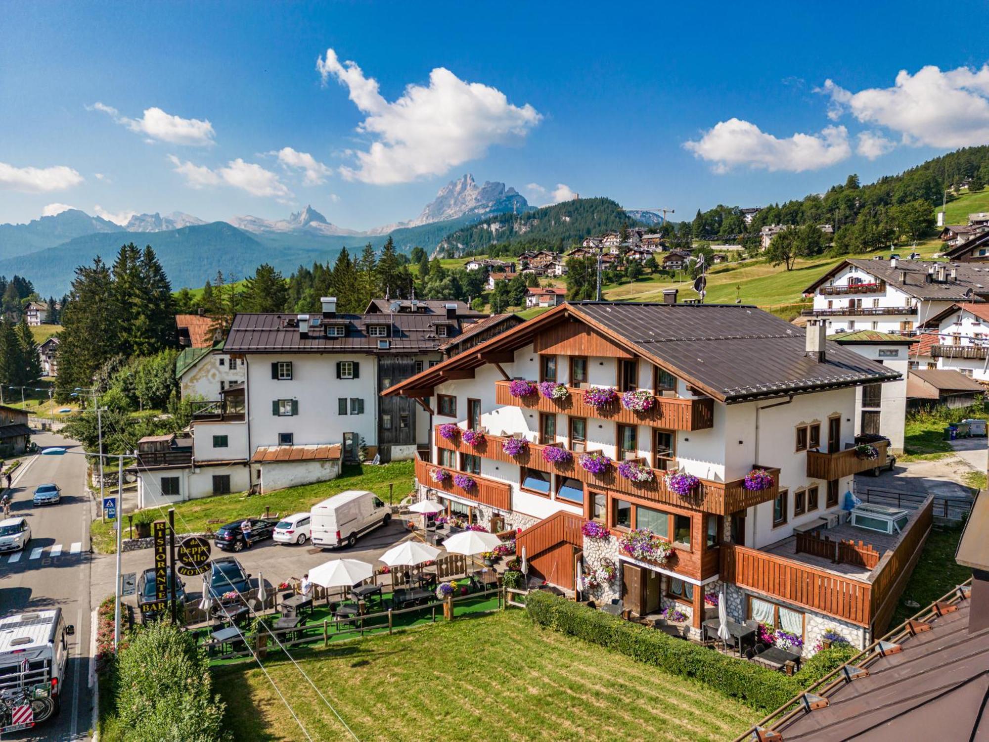 Hotel Da Beppe Sello Cortina d'Ampezzo Bagian luar foto