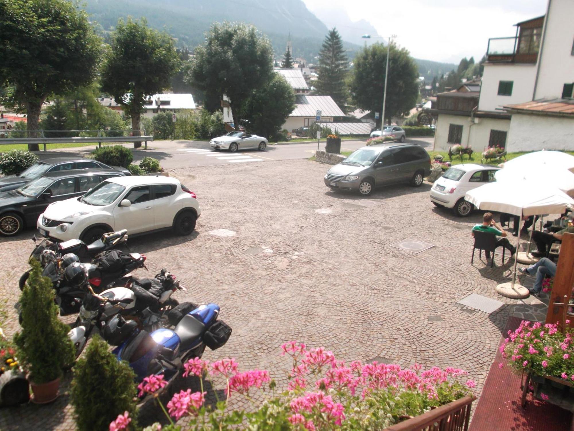 Hotel Da Beppe Sello Cortina d'Ampezzo Bagian luar foto